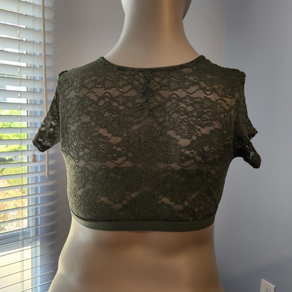 Lace Short Sleeve Under-It-All Crop Top - Picture 3 of 9